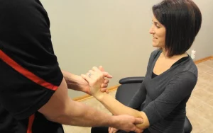 Tennis elbow chiropractic therapy